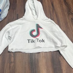 Long sleeve crop top